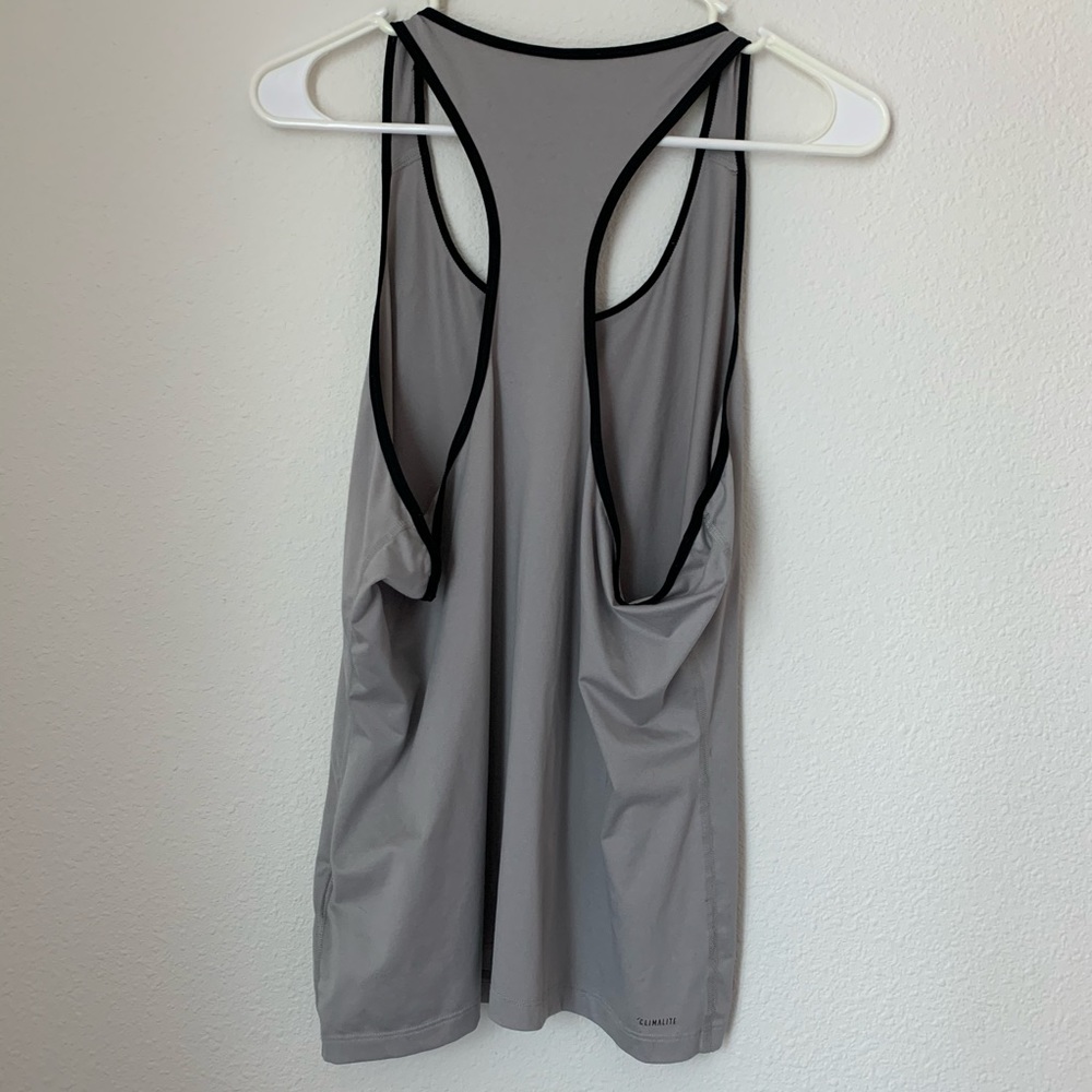 Adidas sleeveless climate workout athletic top - Picture 2 of 4